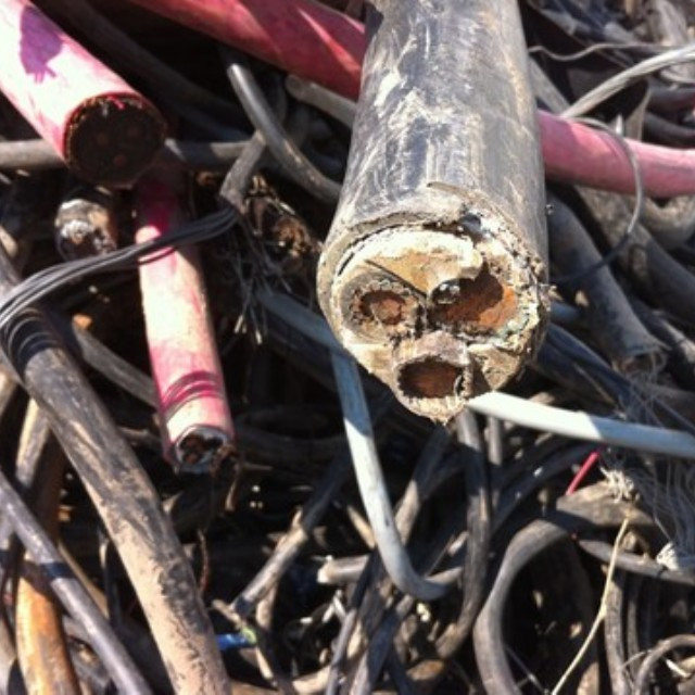Steel underground cable